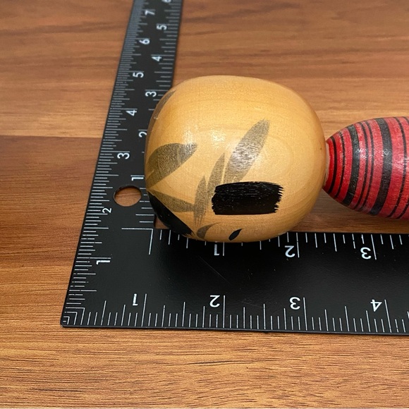 Vintage Japanese Plum Kokeshi 7” Wooden Doll - Picture 7 of 11